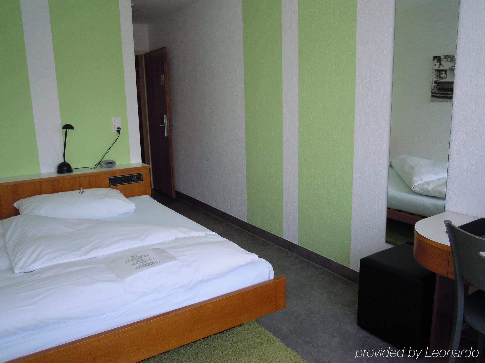 Boutique Hotel Kronenhof Zurich Exterior photo